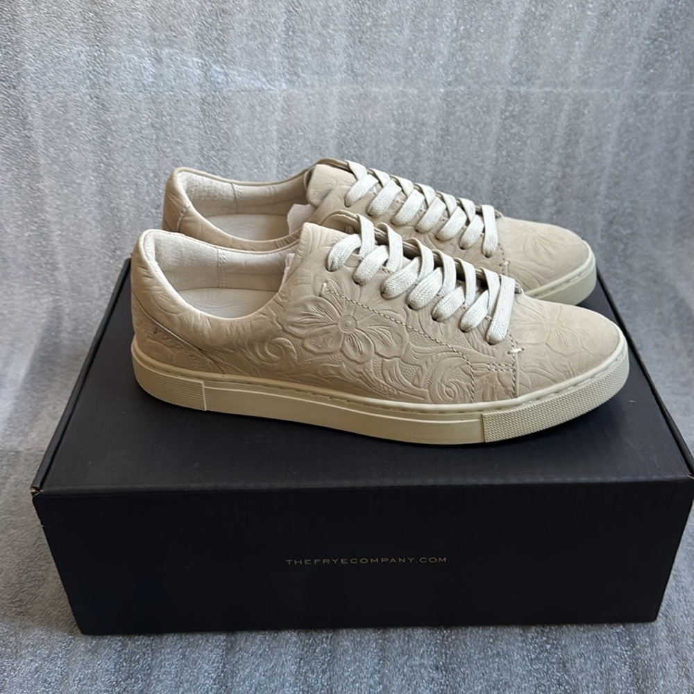 FRYE  Women's Leather Retro Ivy Low Lace Sneakers (size 7.5)